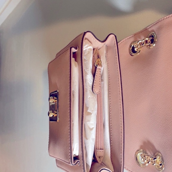 Michael Kors Brandi - Picture 2 of 4